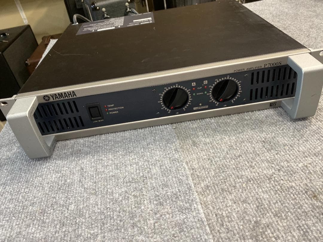 YAMAHA P7000S パワーアンプ