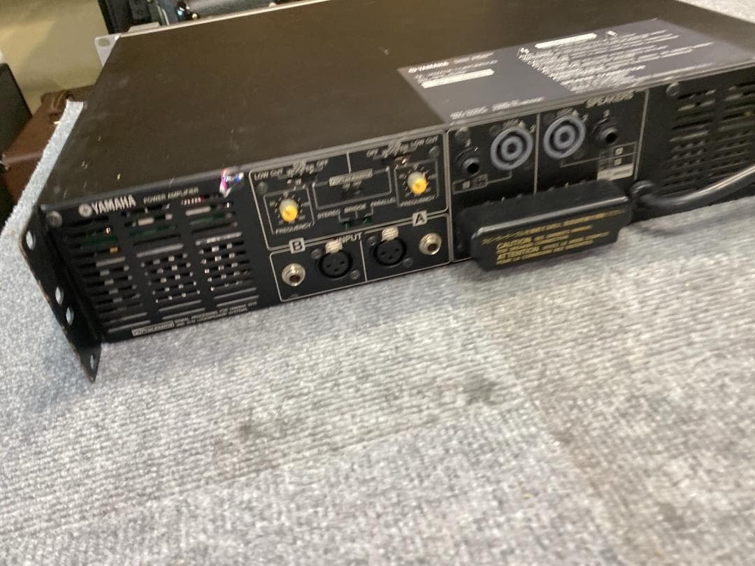 YAMAHA P7000S パワーアンプ