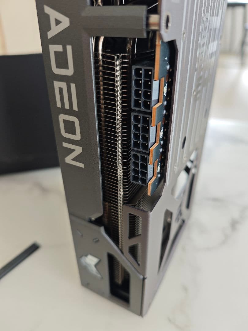 グラフィックボード・グラボ・ビデオカード ASUS TUF Gaming Radeon RX 9070 XT 16GB