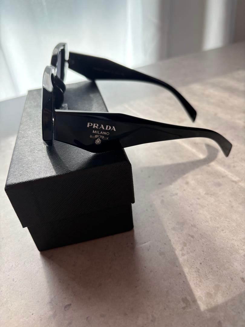 プラダ　PRADA サングラス　メンズ　レディース　値下げ中