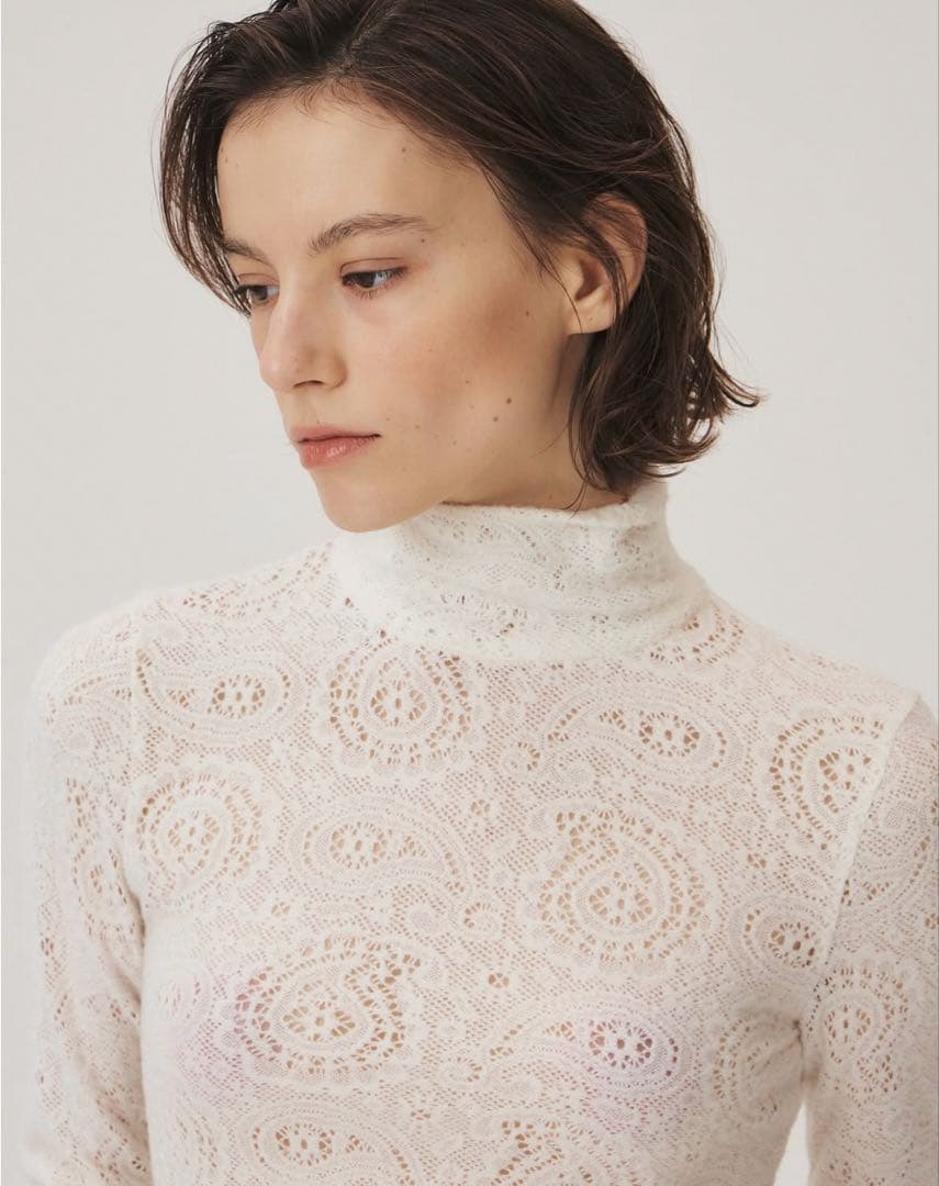 最終kume_official レースハイネックトップス