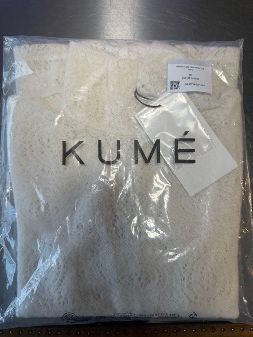 最終kume_official レースハイネックトップス