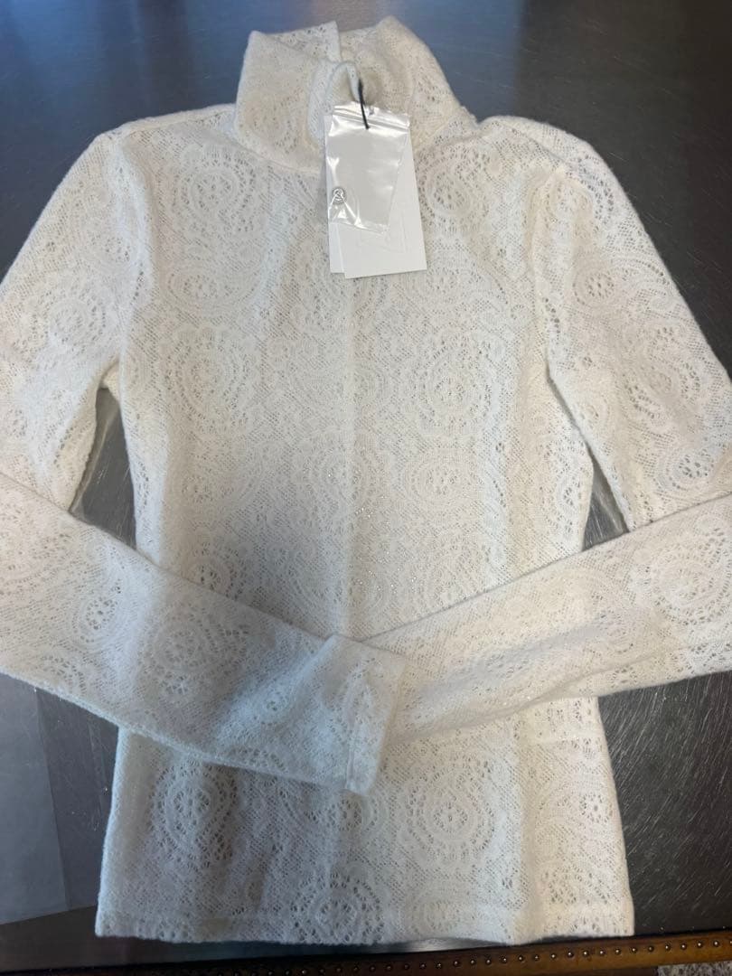 最終kume_official レースハイネックトップス