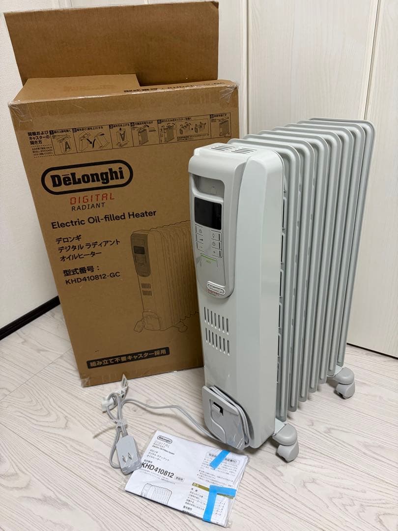 『美品』De'Longhi (デロンギ) オイルヒーターKHD410812-GC