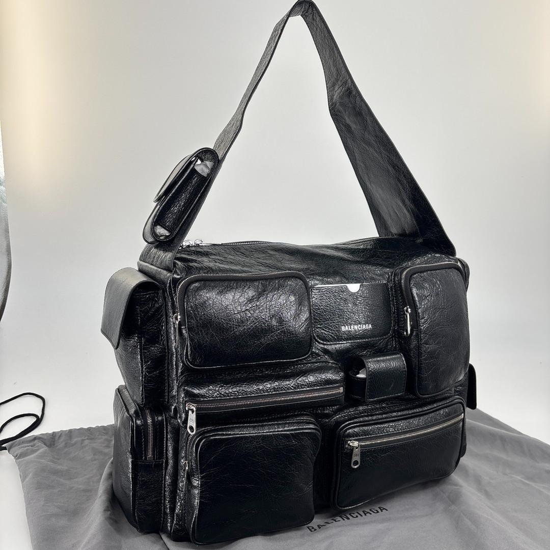 新品未使用 現行 バレンシアガ SUPERBUSY ラージ スリングバッグ 黒