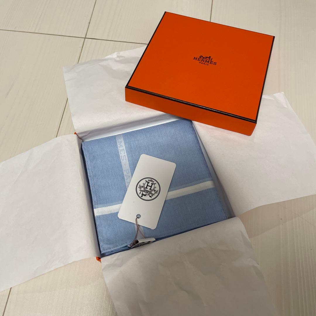 新品未使用・紙袋付き HERMES ハンカチ