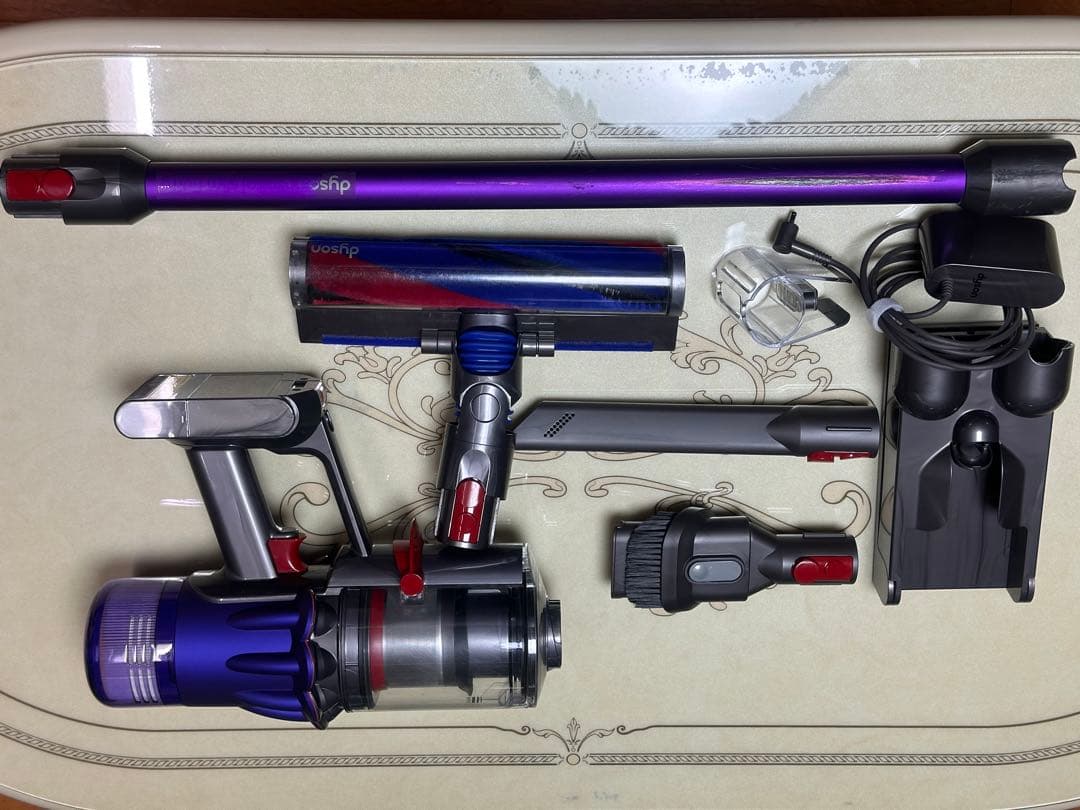 Dyson SV18 コードレス掃除機　純正ブラケット付き 分解清掃済み