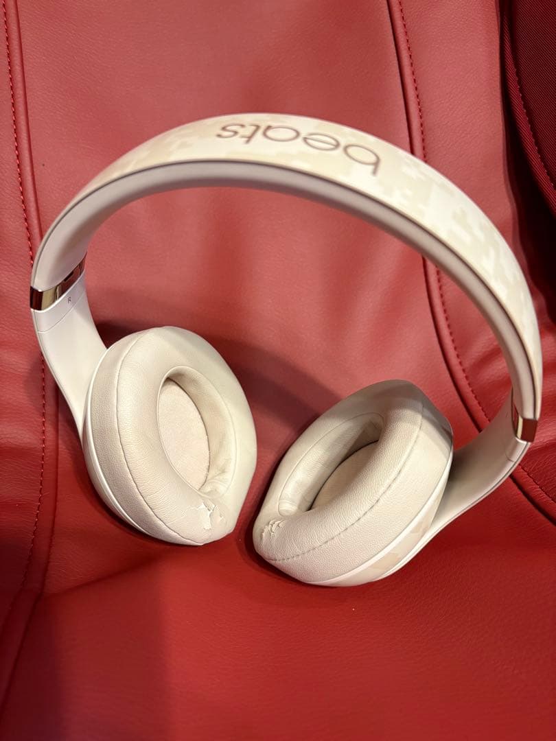 Beats ワイヤレスヘッドホン ベージュ