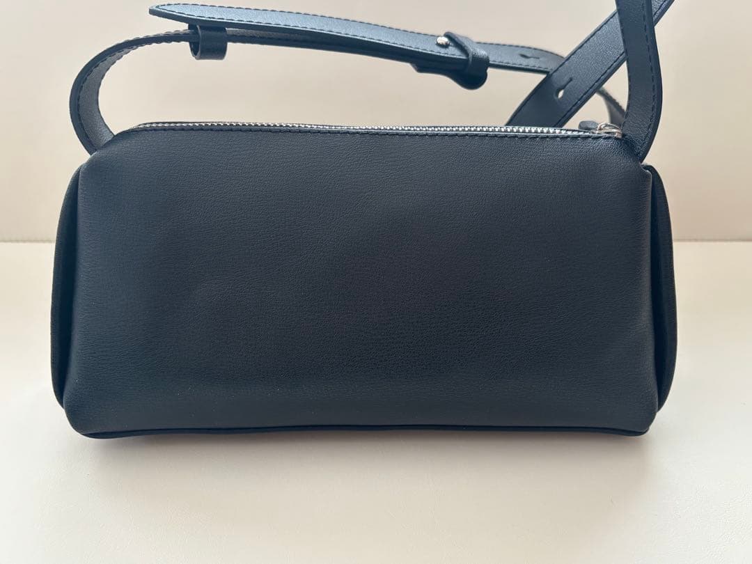 CHRISTIAN VILLA クリスチャン ヴィラ ワンショルダーバッグ