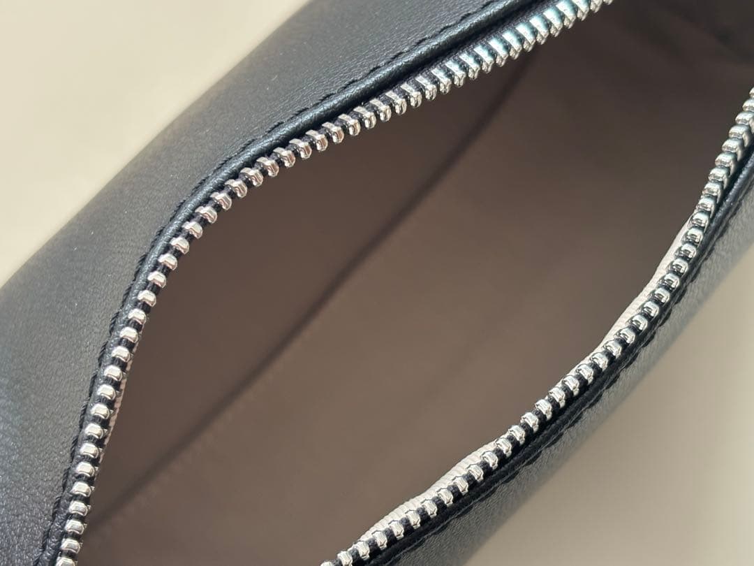 CHRISTIAN VILLA クリスチャン ヴィラ ワンショルダーバッグ