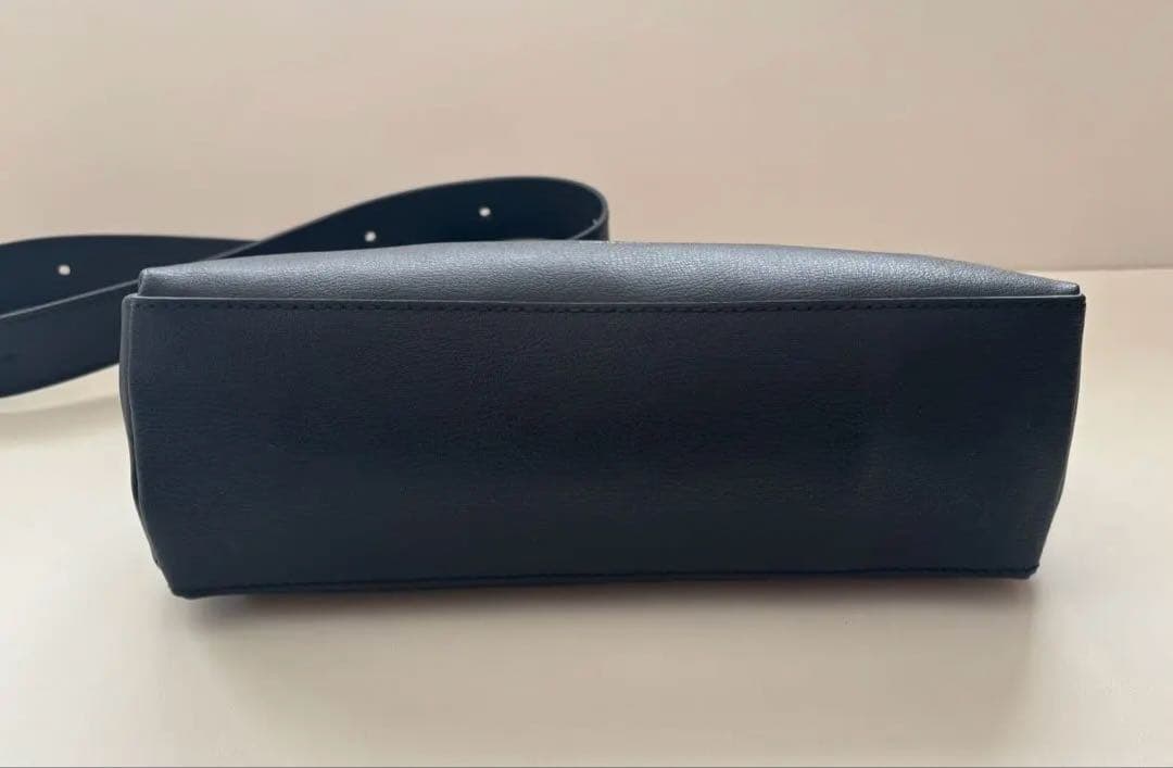 CHRISTIAN VILLA クリスチャン ヴィラ ワンショルダーバッグ