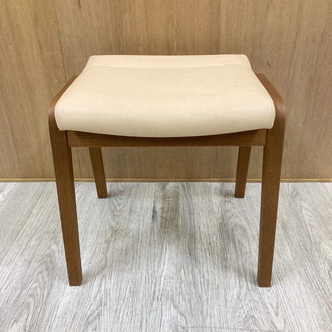 【カリモク】スツール　スタッキングチェア　椅子