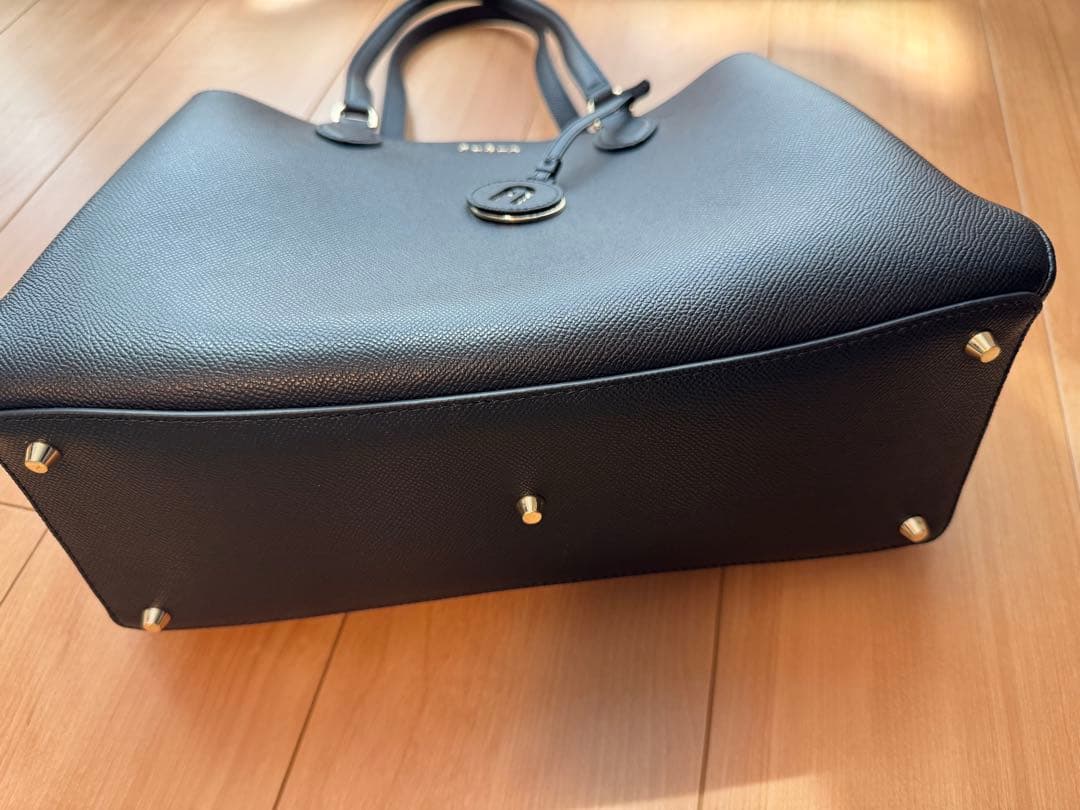 2023年 A4サイズ　フルラ トートバッグ ミネルヴァ ブラック 黒