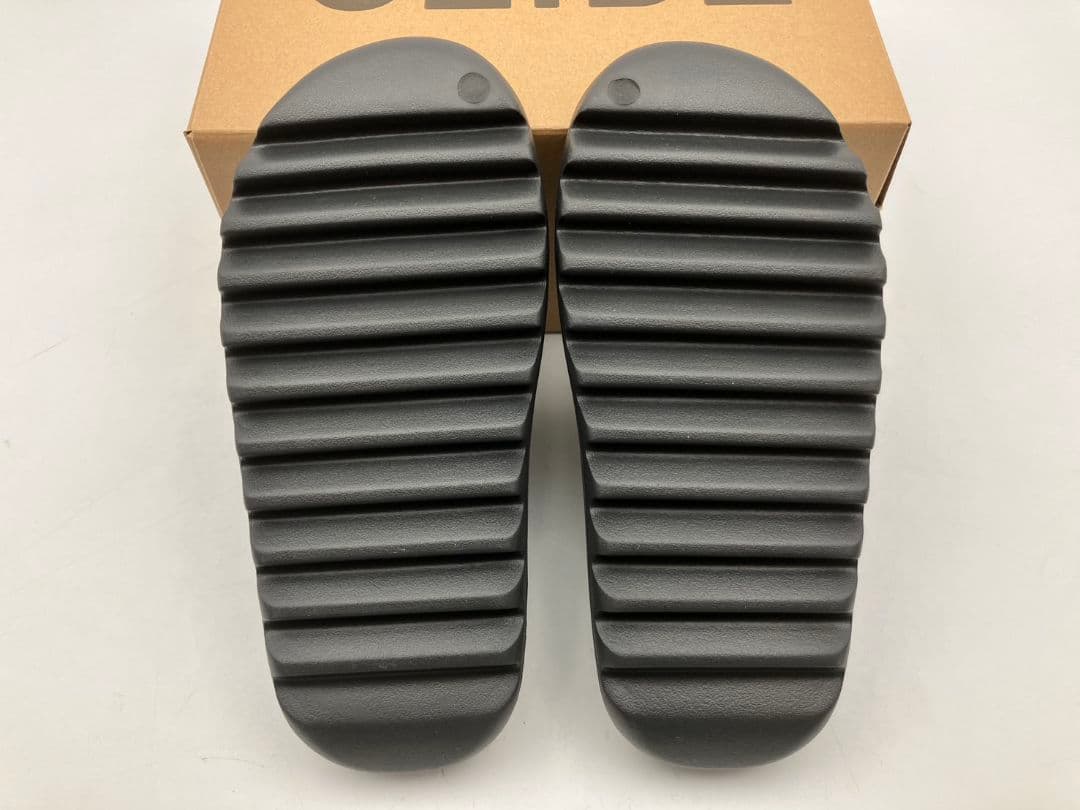 アディダス カニエウエスト イージースライド ブラック サンダル