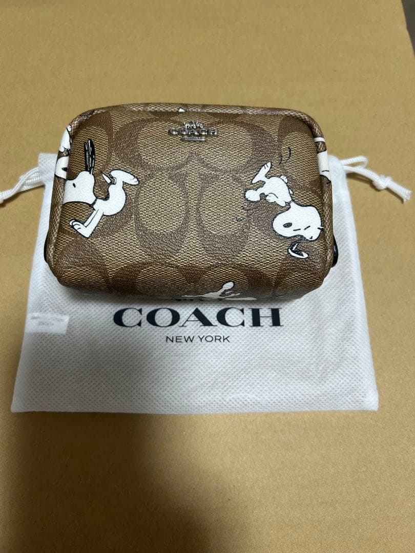 COACH スヌーピー柄 ミニポーチ　新品未使用