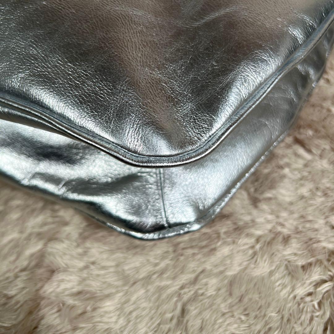 未使用級✨　イアパピヨネ　スワローマチショルダーバック　シルバー　レザー