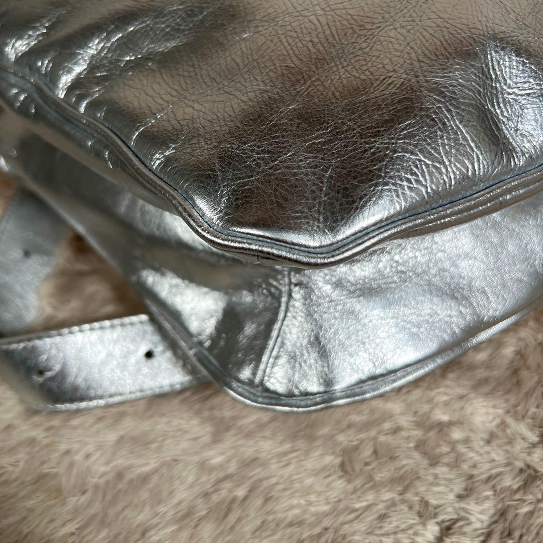 未使用級✨　イアパピヨネ　スワローマチショルダーバック　シルバー　レザー