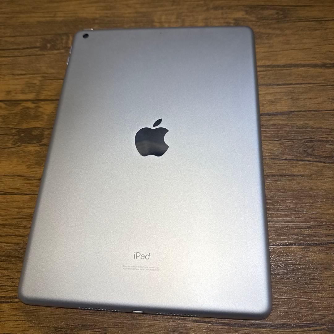 第7世代iPad＋純正キーボード＋Apple Penci第一世代l付き