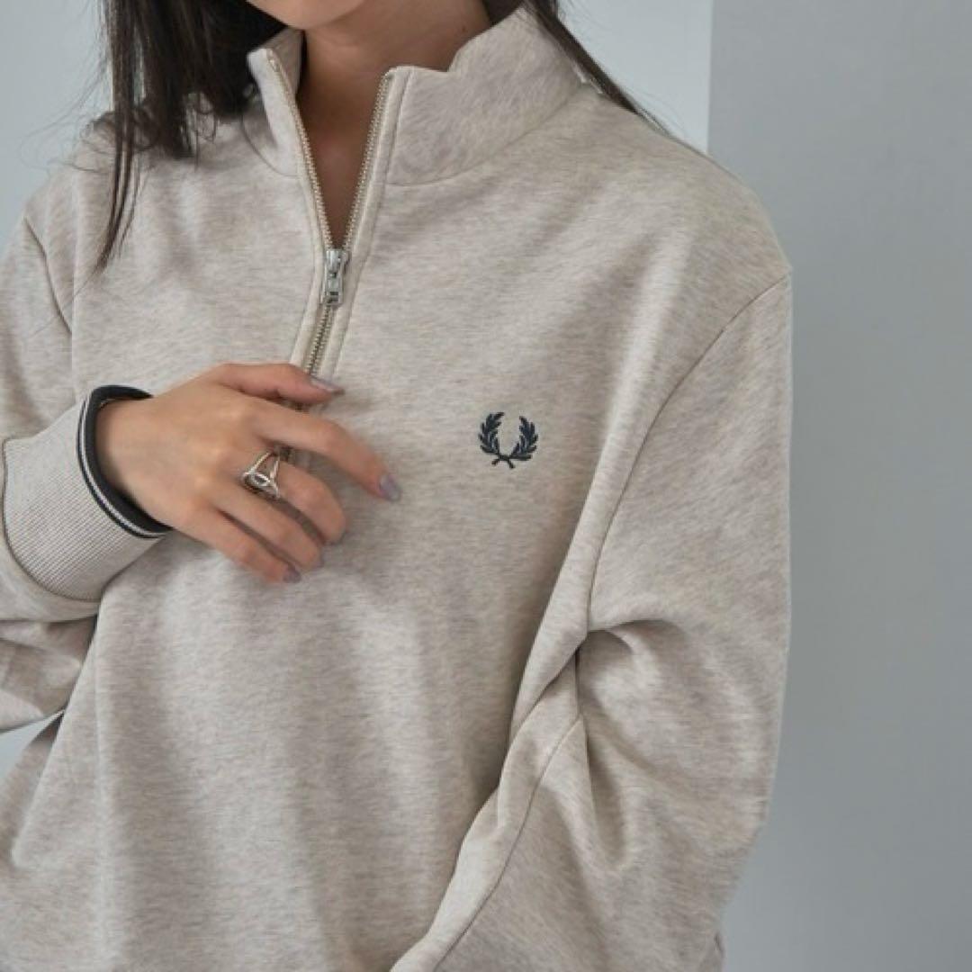 フレッドペリー ハーフジップスウェットトレーナー M3574 ベージュ Sサイズ