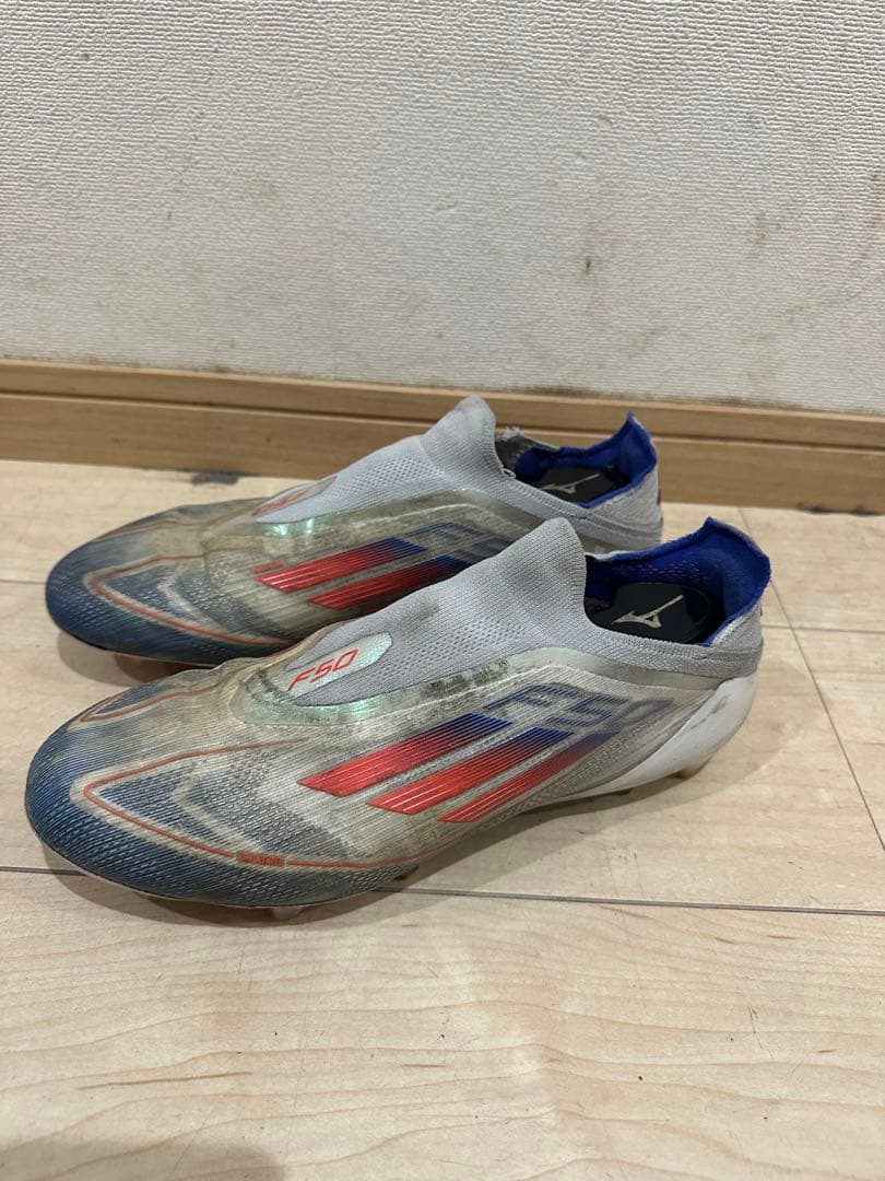 ブ*ン様 adidas F50 サッカーシューズ ホワイト/ブルー/レッドFG