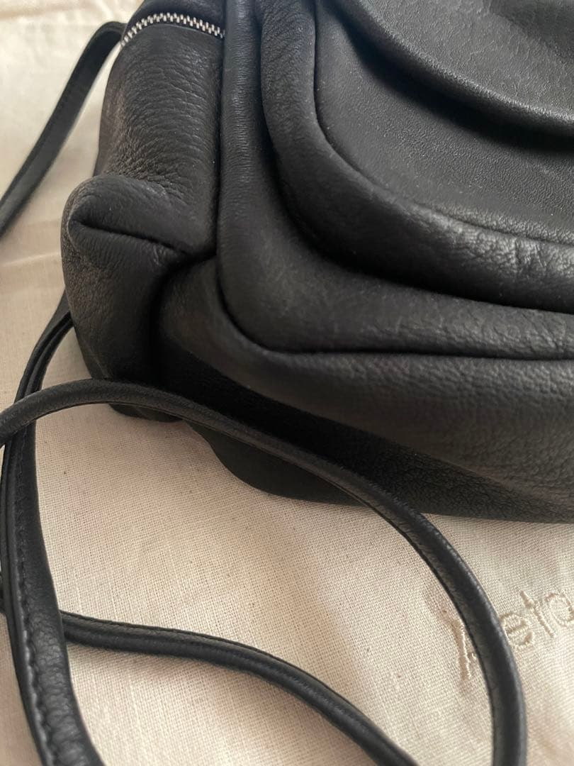 Aeta定番のショルダーポーチバッグ