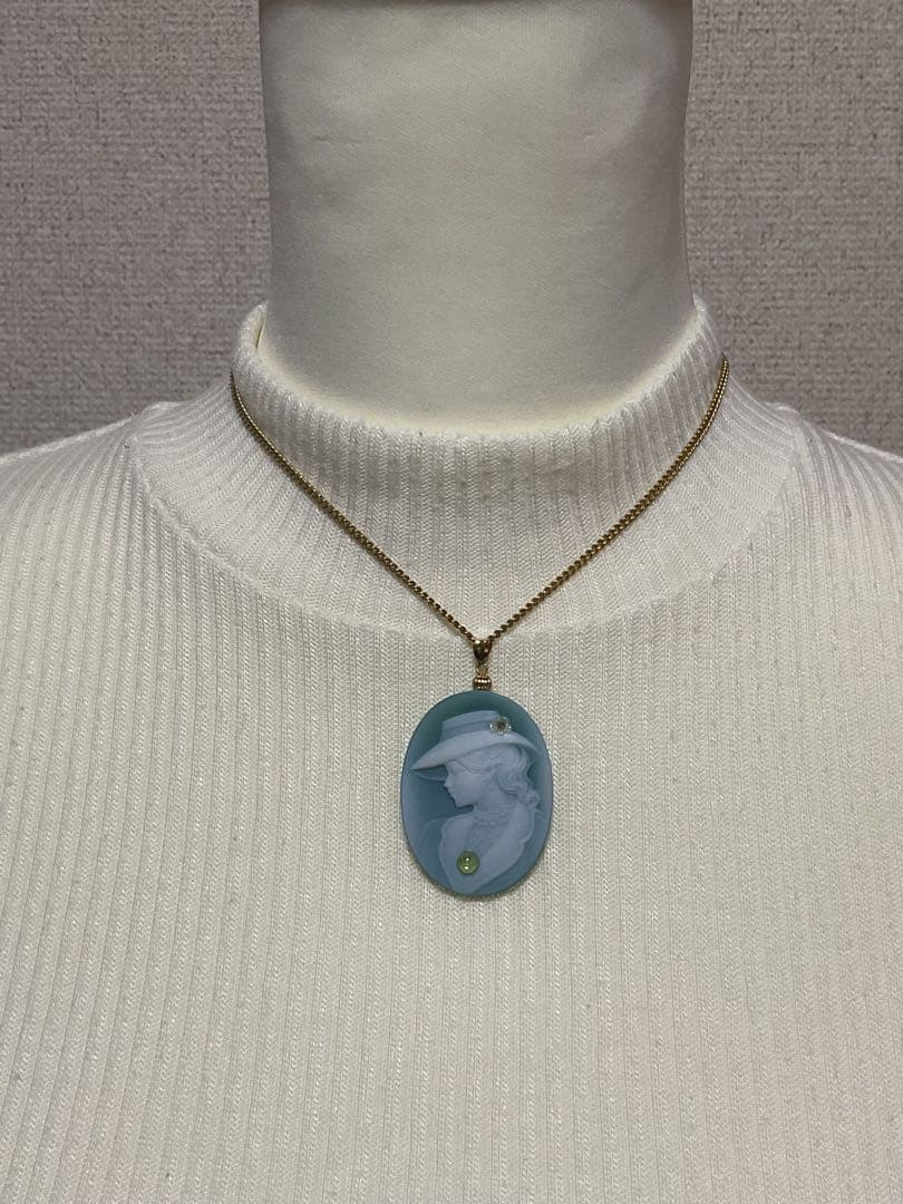 K18金天然石グリーン瑪瑙カメオペンダント　ペリドット付き