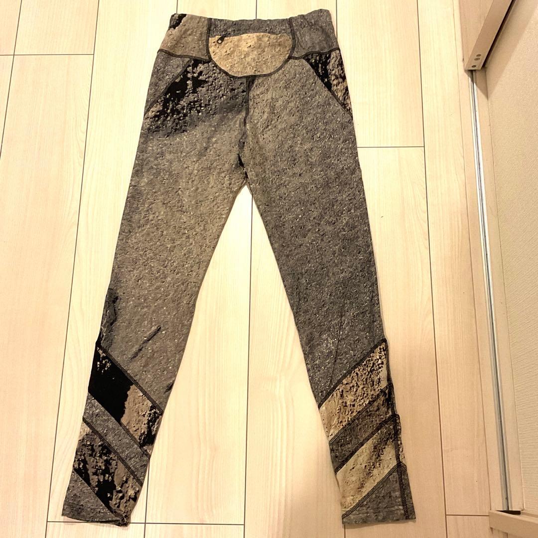 LOUIS VUITTON 幾何学模様レギンス グレー系