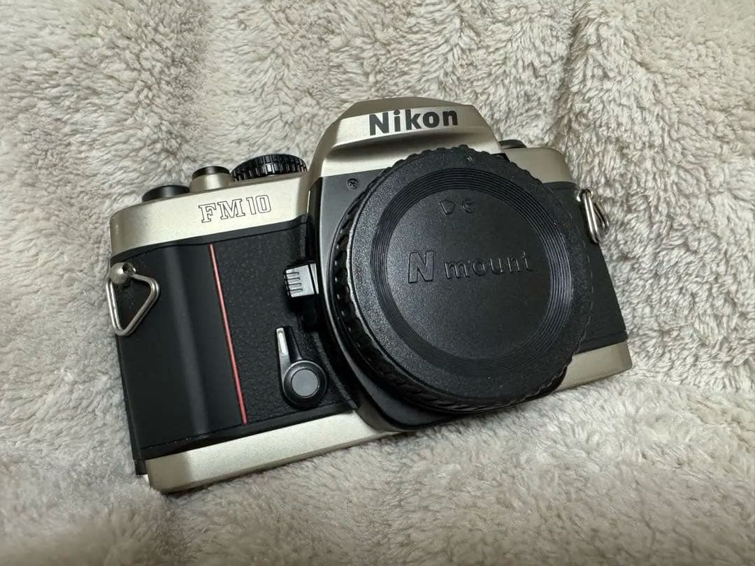 Nikon FM10 裏蓋交換済み　ケース付