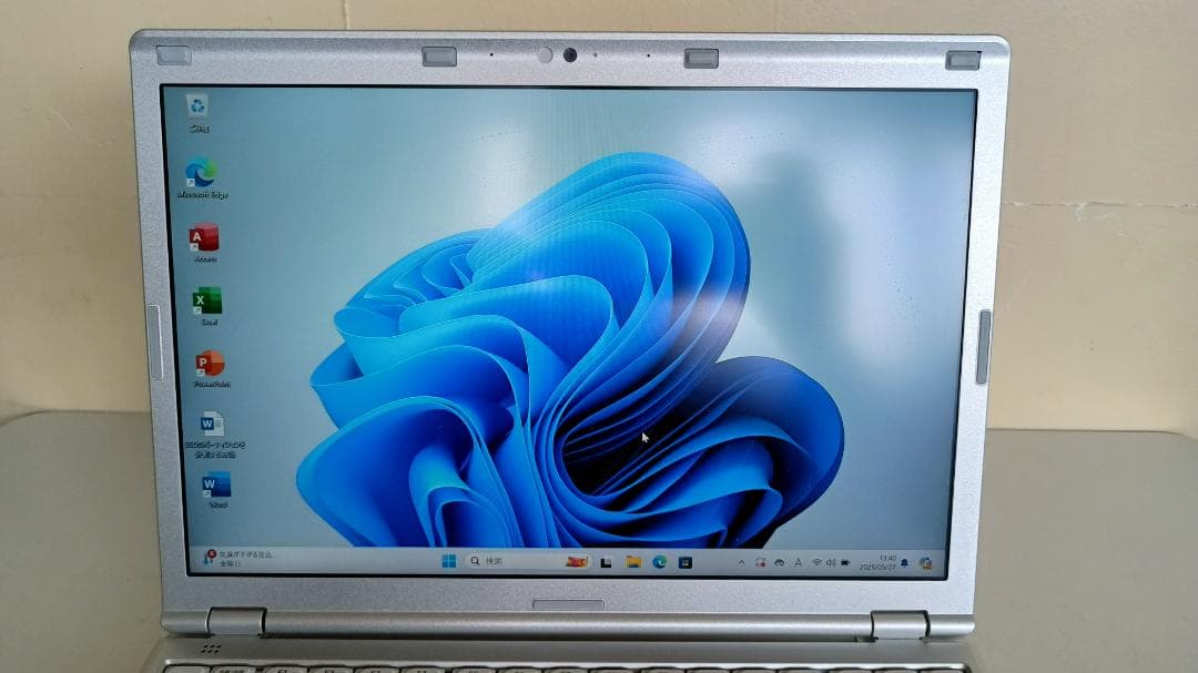 ノートパソコンpanasonic第七世代Core i5 SSD256Gメモリ8G