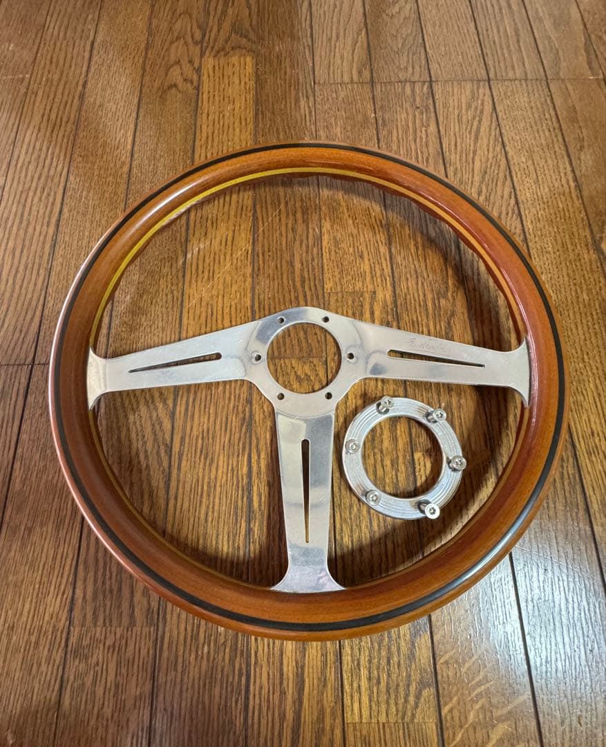 希少　ナルデイ　ステアリング　36ミリ　ウッド