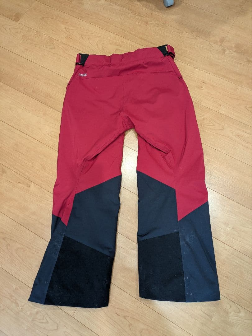 値下げしました！22-23 デサントスキーウェア ジャケット&パンツ 上下セット