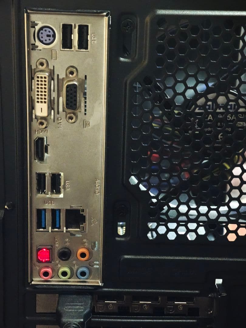 ゲーミングPC (i7 4790、RX VEGA 56、16GBメモリ)