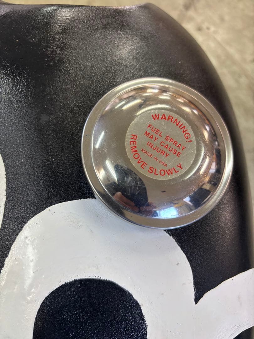 トライアンフ、ハーレー　レース用タンクFRP製