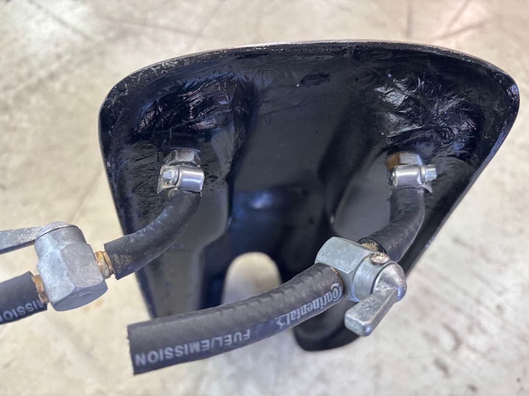 トライアンフ、ハーレー　レース用タンクFRP製