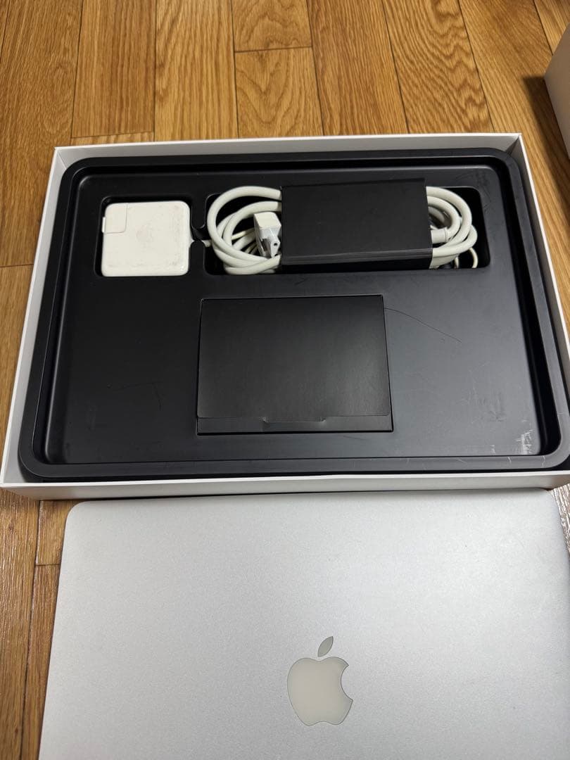 MacBook Air 13inch シルバー 256GB 初期化済み