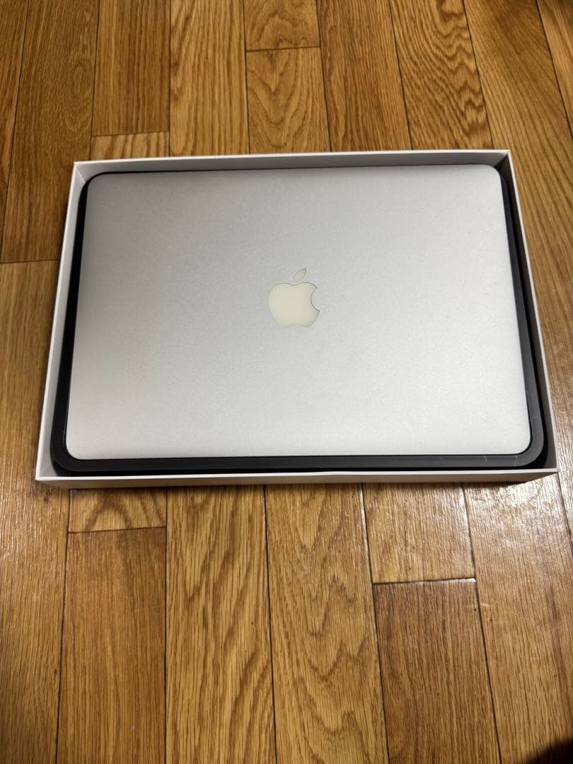 MacBook Air 13inch シルバー 256GB 初期化済み
