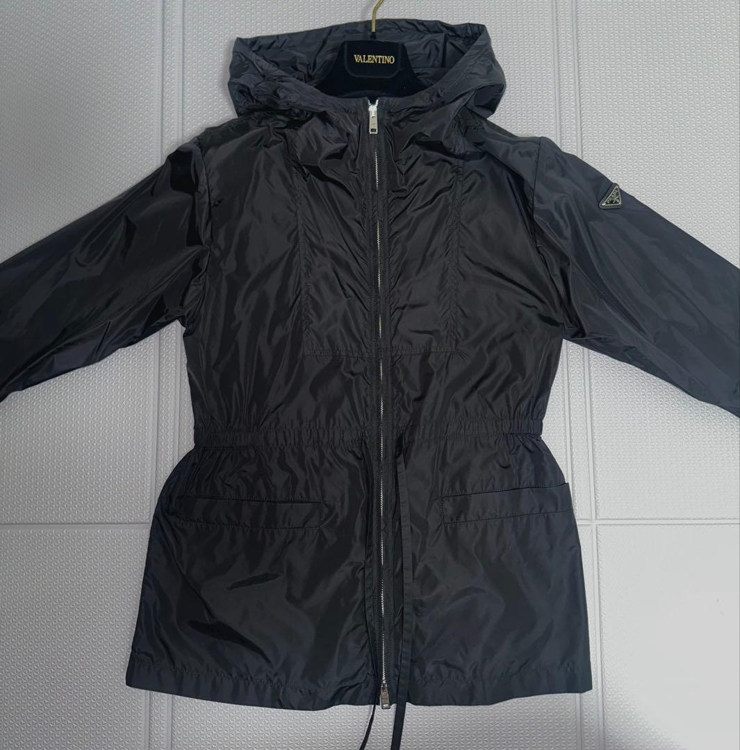 [美品]PRADA ナイロンパーカー 三角ロゴ