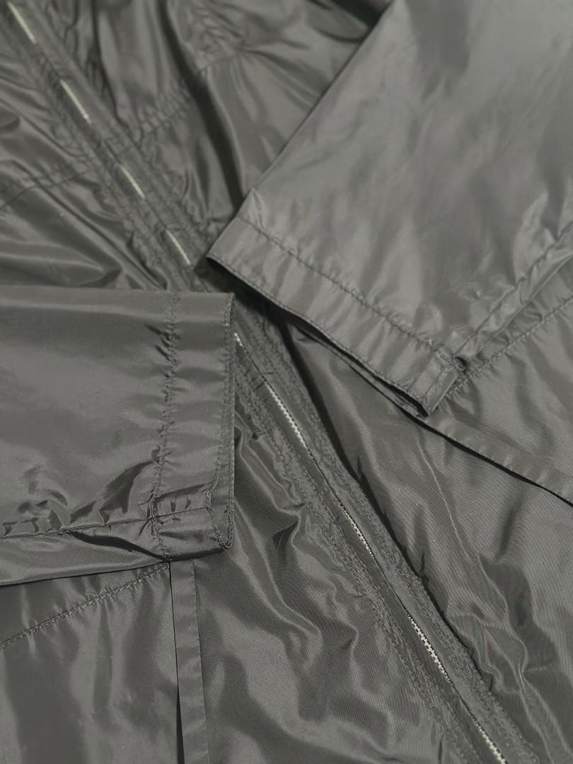 [美品]PRADA ナイロンパーカー 三角ロゴ