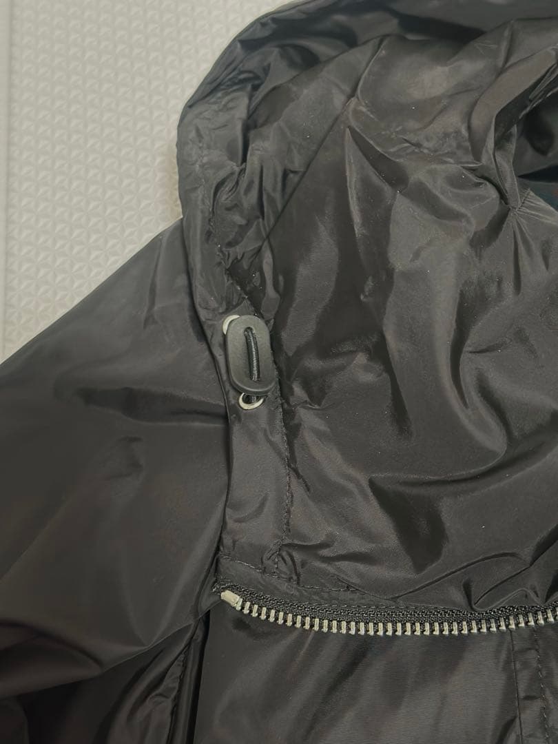 [美品]PRADA ナイロンパーカー 三角ロゴ