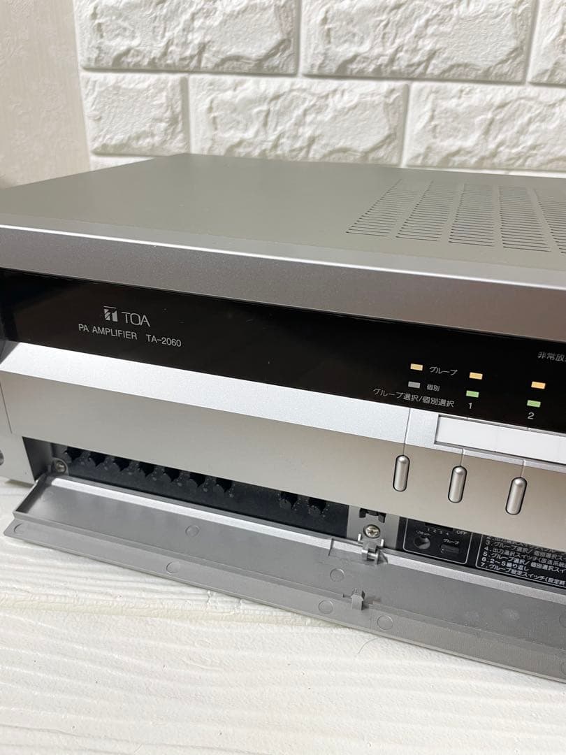 【未使用に近い。】TOA 〔TA-2060〕 卓上型アンプ ６０Ｗ ５局