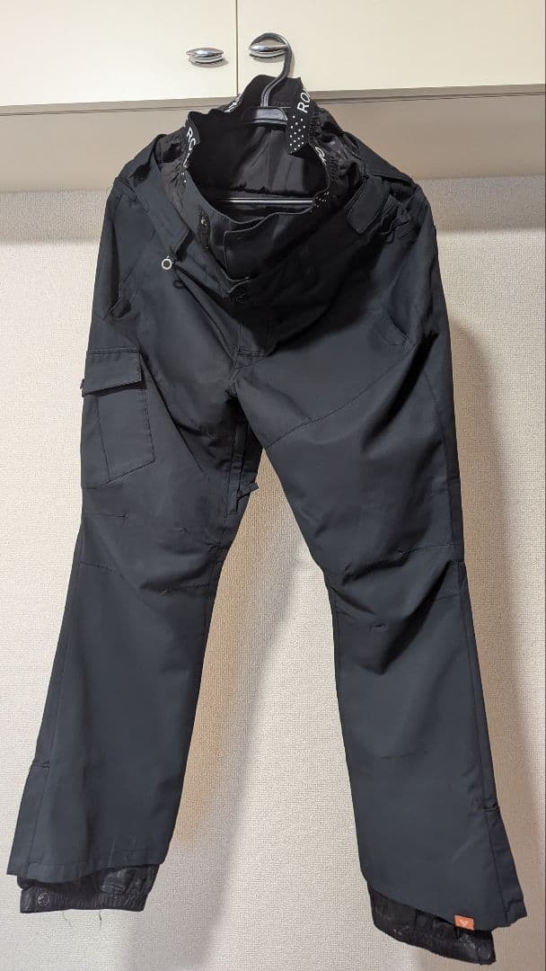 Roxyスノーボードウェアセット（ジャケット・パンツ）