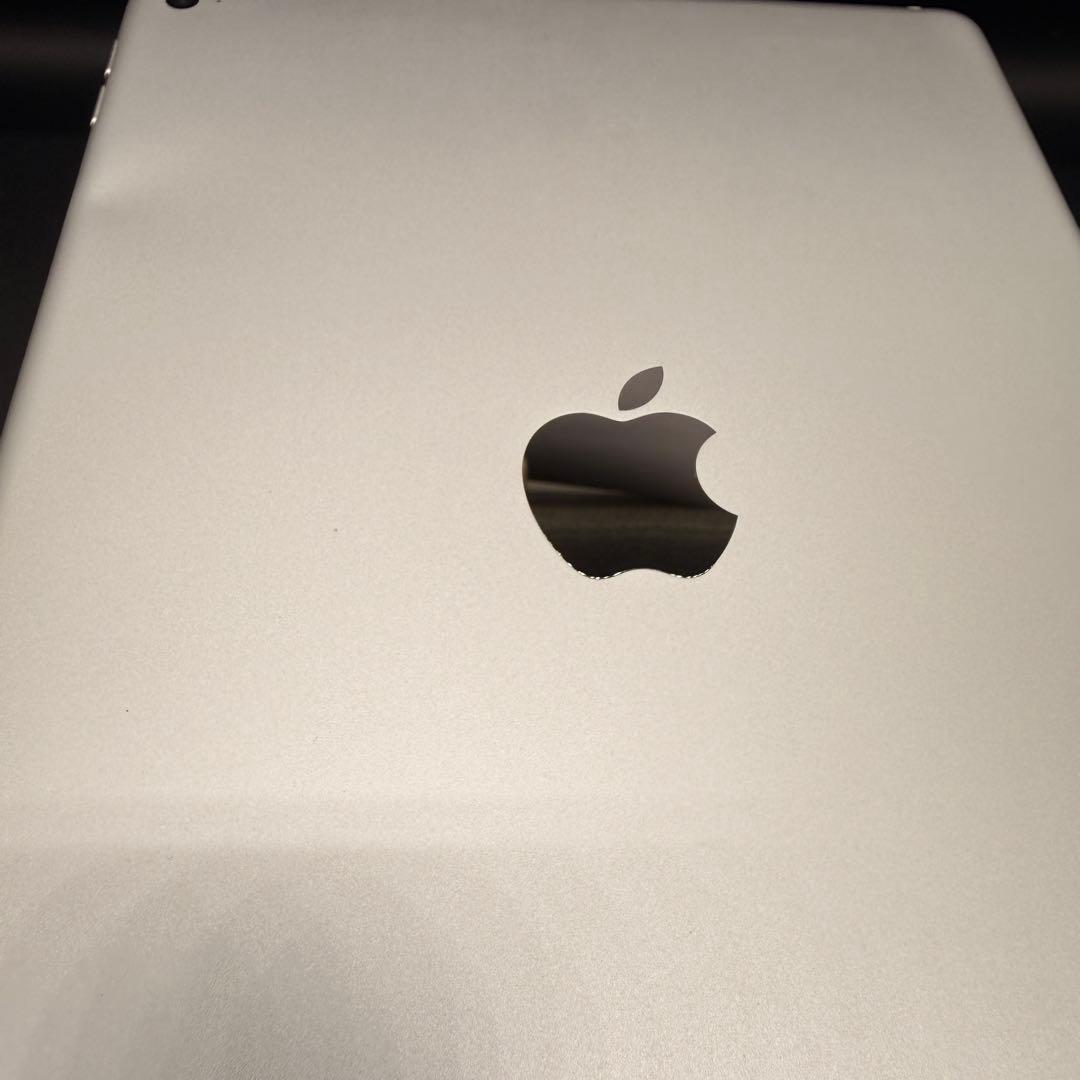 iPad Air 2 Wi-Fi 64GB シルバー & キーボード付きカバー