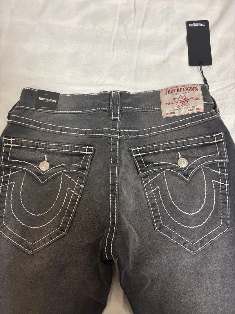 新品TRUE RELIGION Geno グレー 新品タグ付き