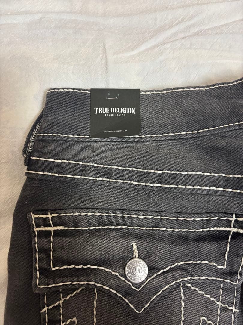 新品TRUE RELIGION Geno グレー 新品タグ付き