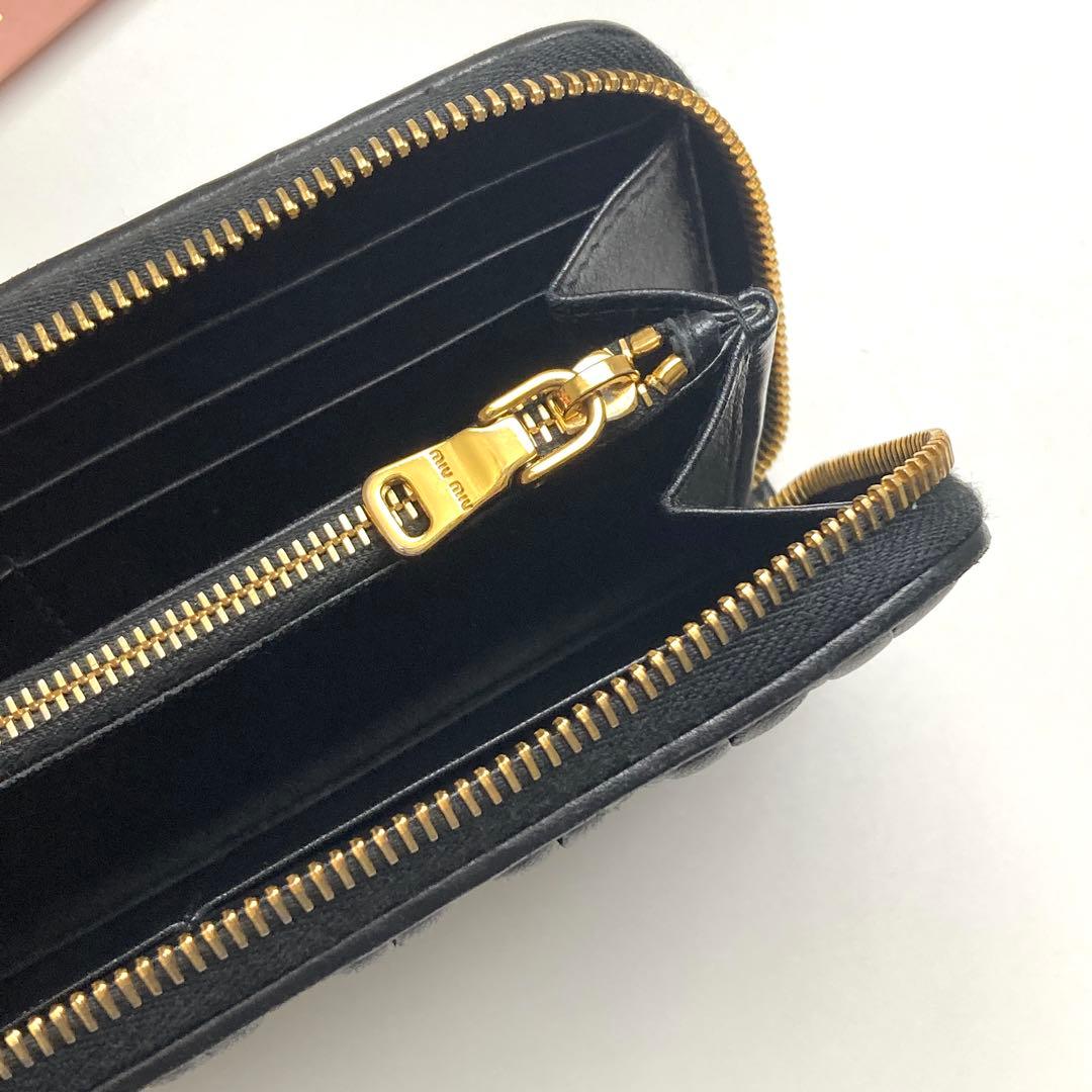 ジ*郎様 ❤️良品❤️miumiu マテラッセ ラウンドファスナー 長財布 ミュ