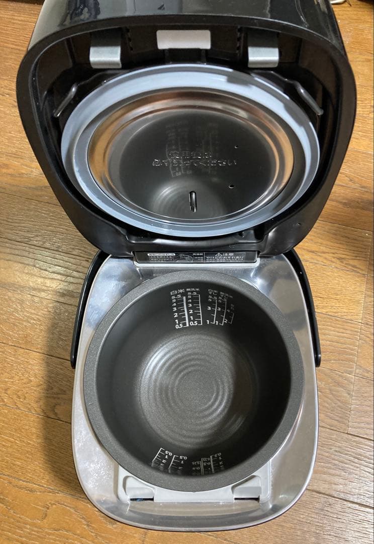 TOSHIBA RC-10VSR 炊飯器 IH真空圧力　炎匠炊き