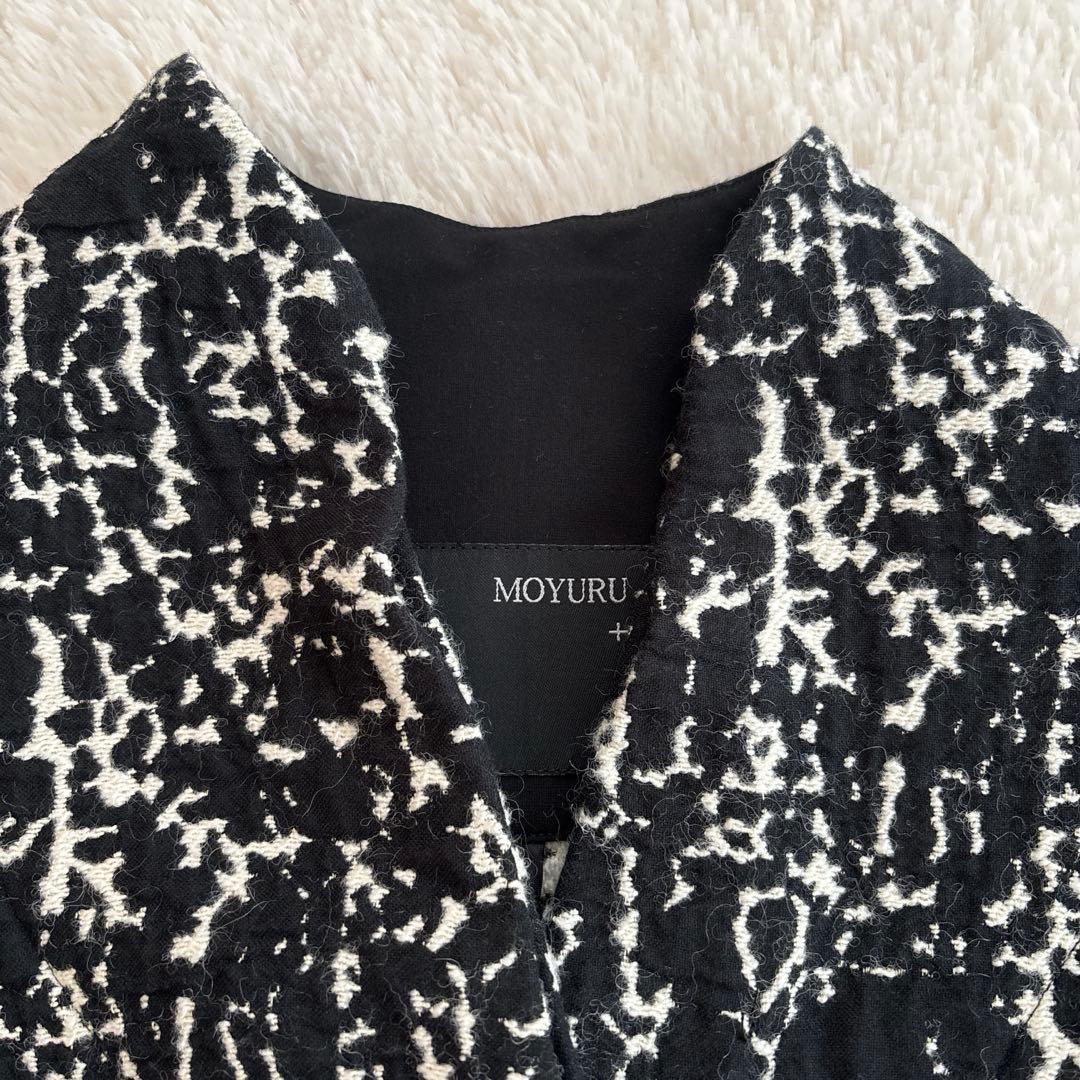 美品✨萌　MOYURU ベスト　アシンメトリー　ワンボタン　白黒