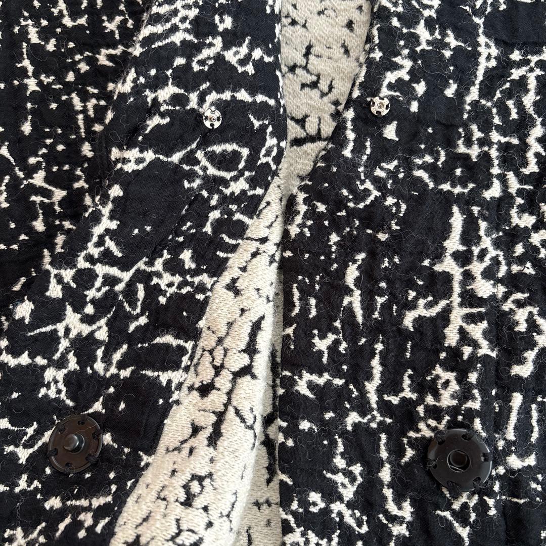 美品✨萌　MOYURU ベスト　アシンメトリー　ワンボタン　白黒