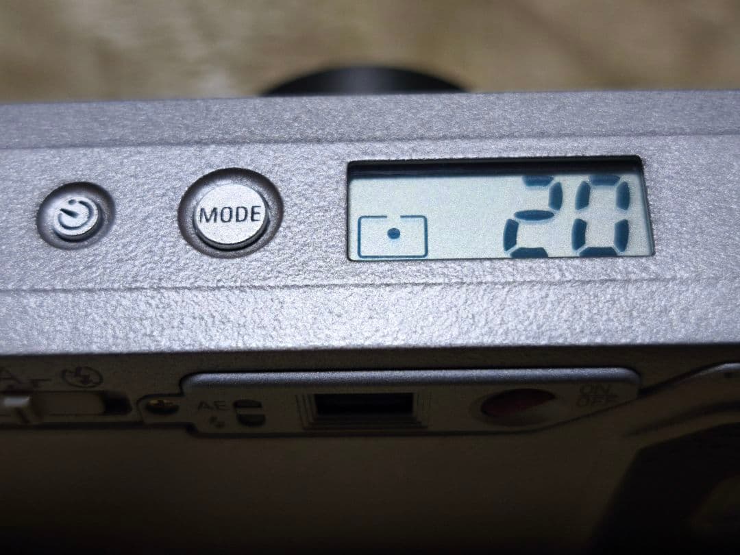 【超美品、箱付き】リコー　フィルムカメラ　GR1date　シルバー