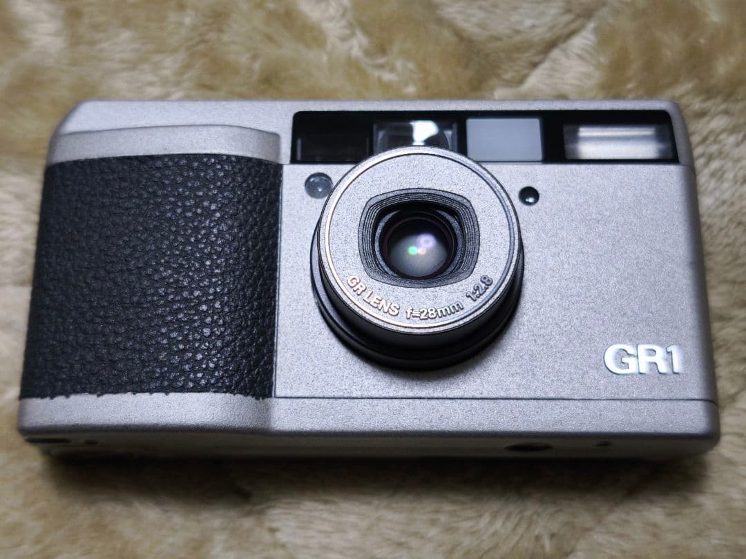 【超美品、箱付き】リコー　フィルムカメラ　GR1date　シルバー